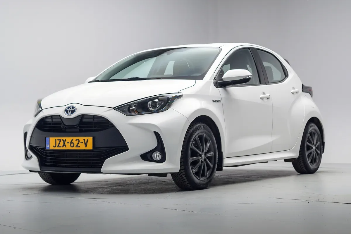 Toyota Yaris (2020) — foto 1