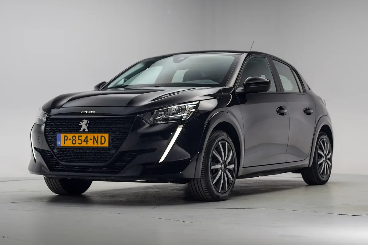 Peugeot e-208 (2022) — foto 1