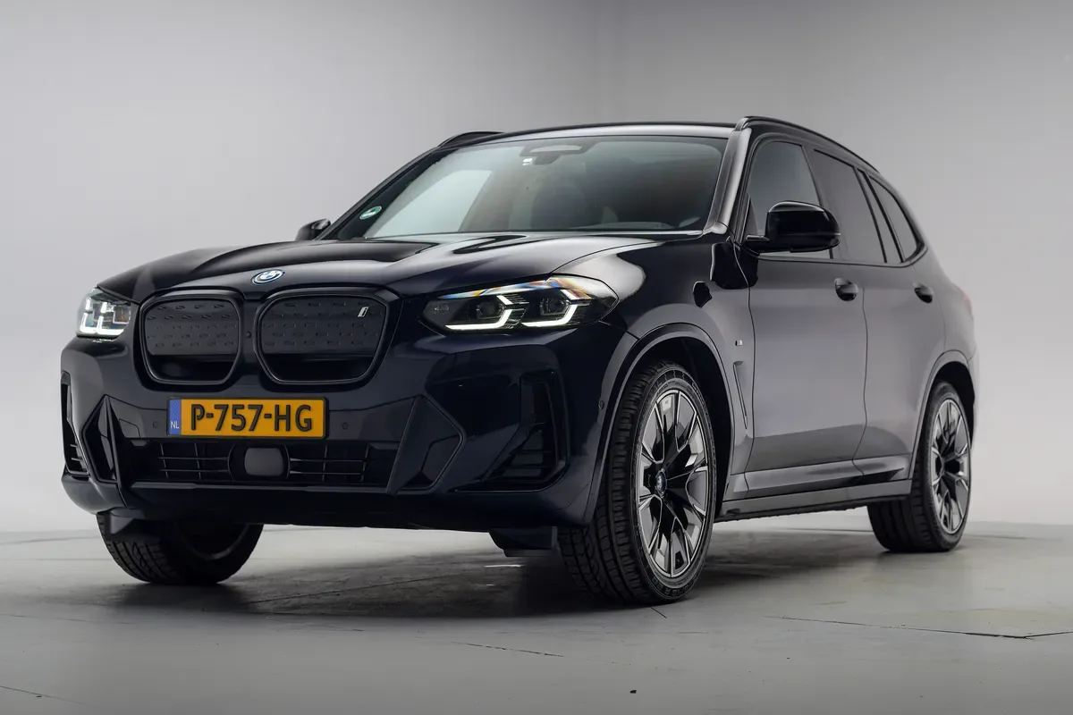 BMW iX3 (2022) — foto 1