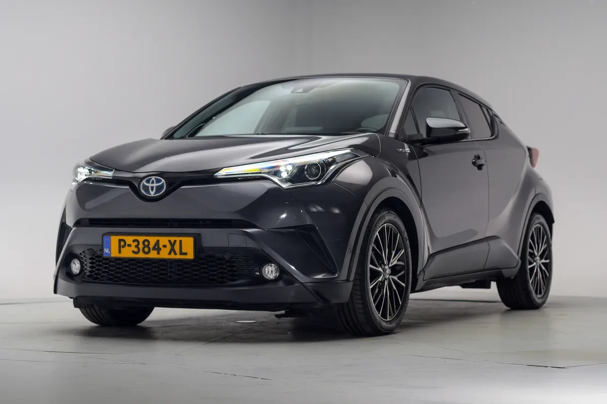 Toyota C-HR (2017) — foto 1