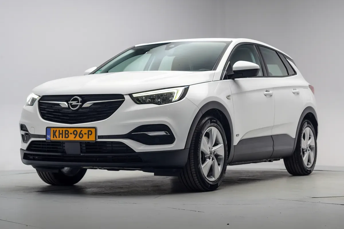 Opel Grandland X (2021) — foto 1