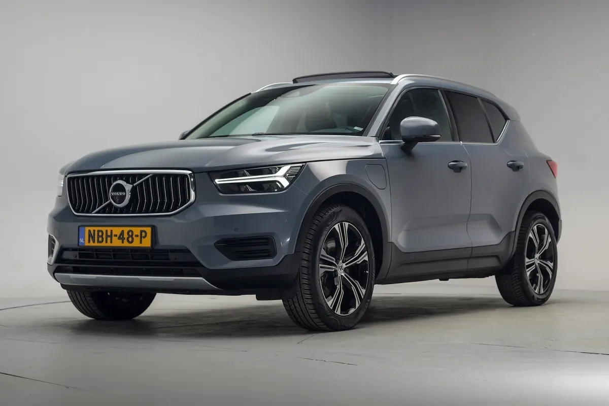 Volvo XC40 (2021) — foto 1