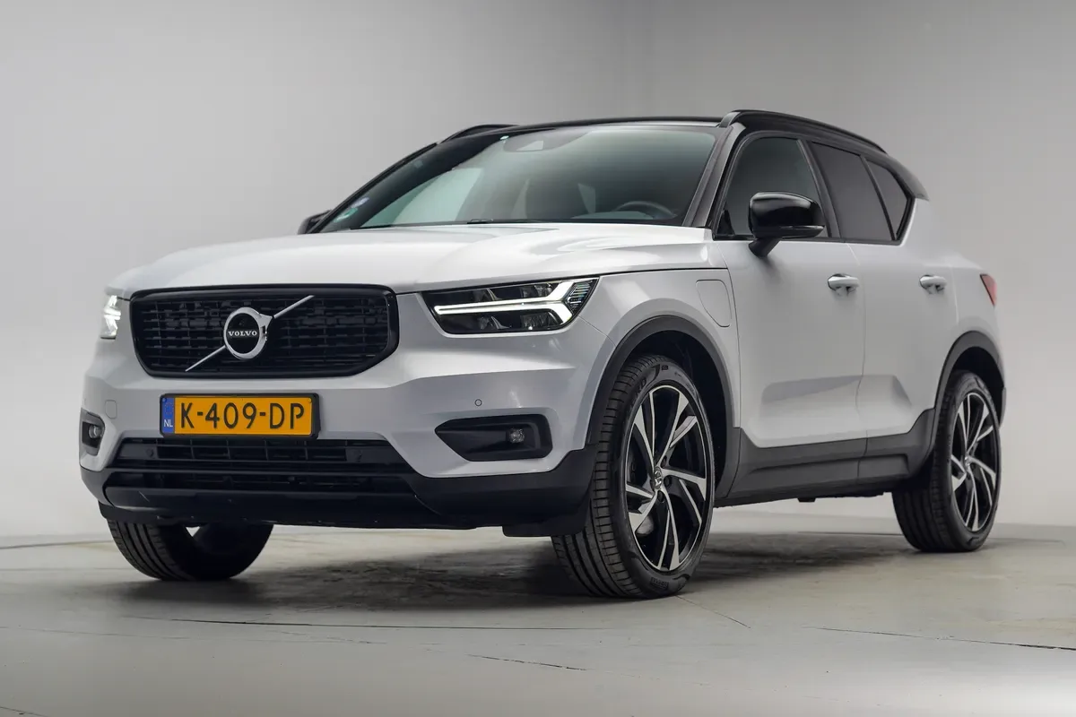 Volvo XC40 (2020) — foto 1