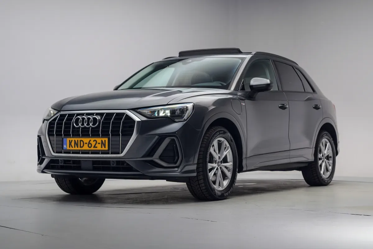 Audi Q3 (2021) — foto 1