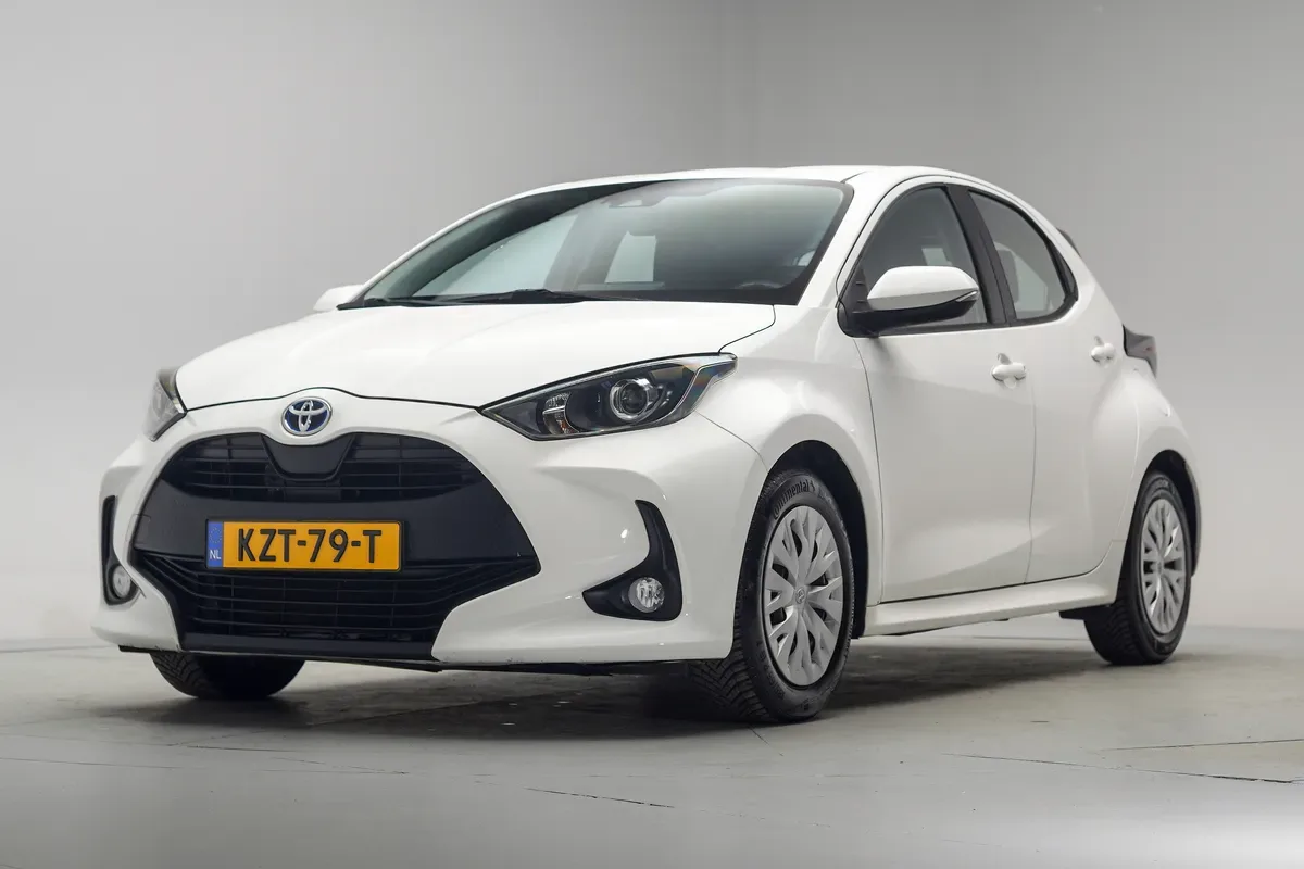Toyota Yaris (2022) — foto 1
