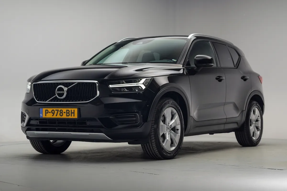 Volvo XC40 (2022) — foto 1