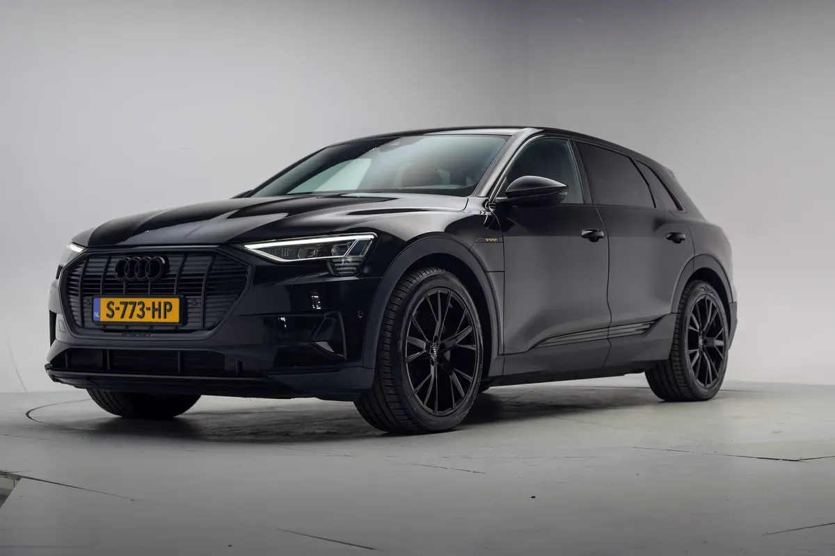 Audi e-tron (2023) — foto 1