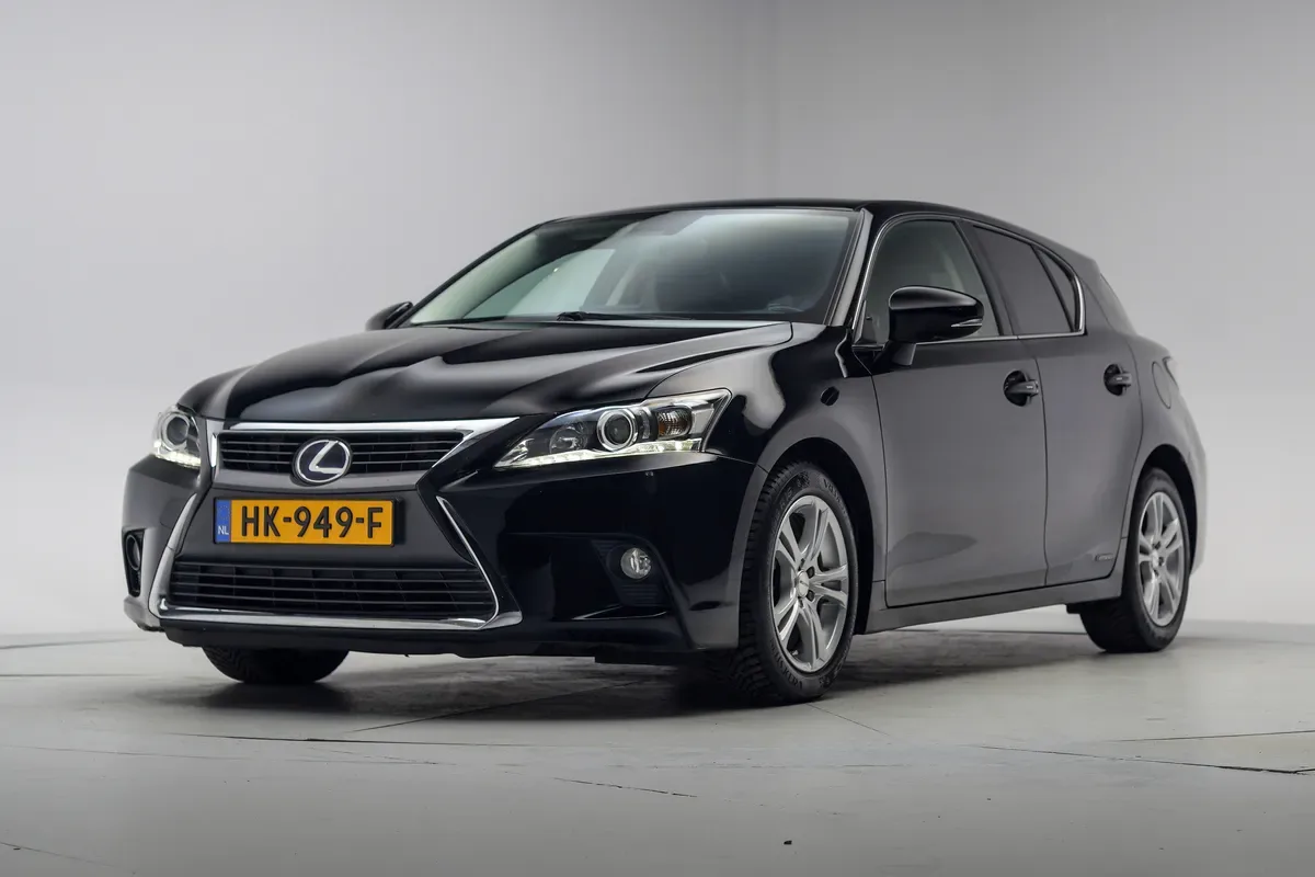 Lexus CT (2015) — foto 1