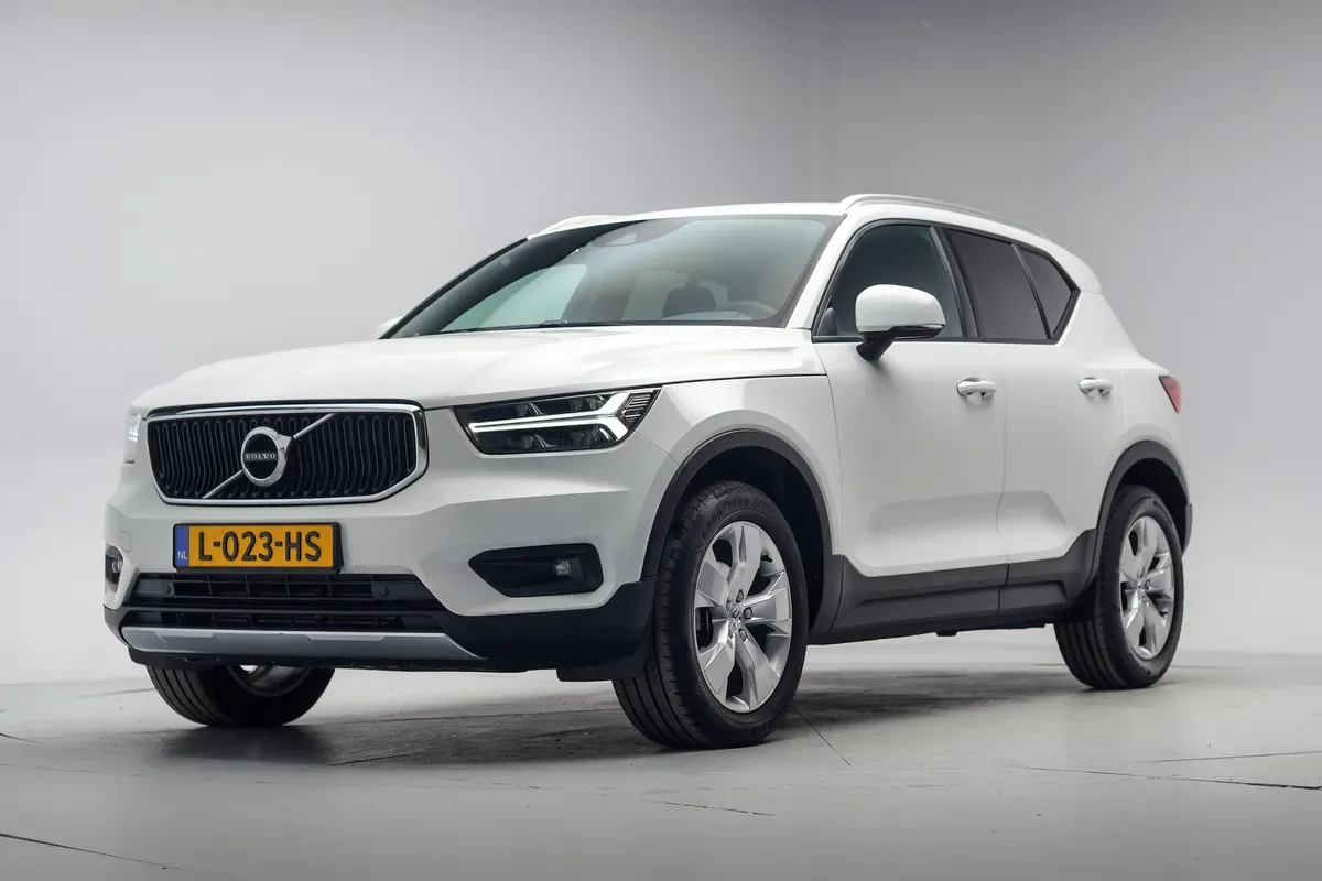 Volvo XC40 (2021) — foto 1