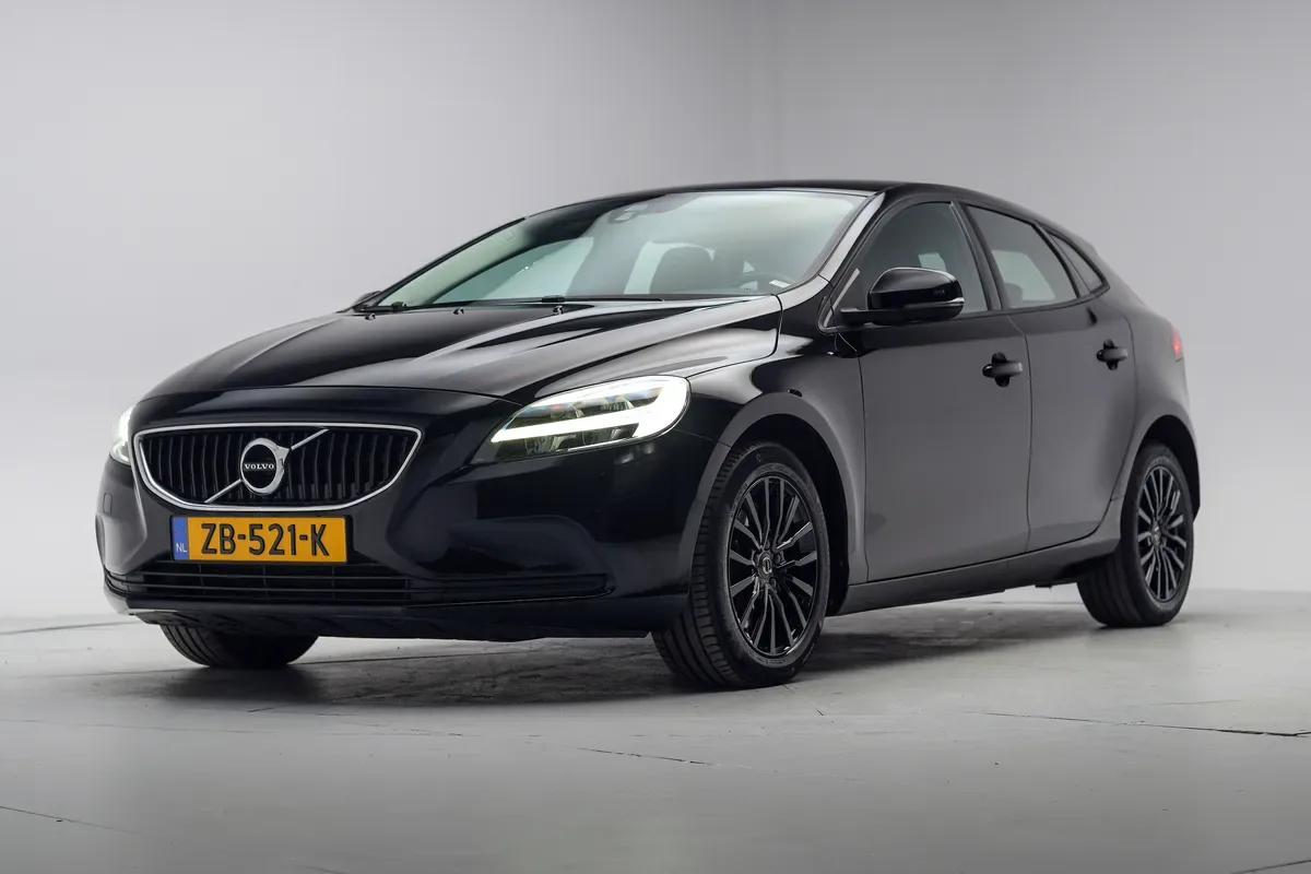 Volvo V40 (2019) — foto 1