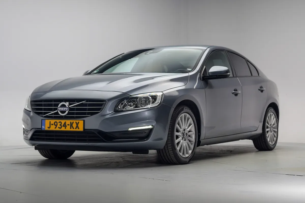 Volvo S60 (2017) — foto 1