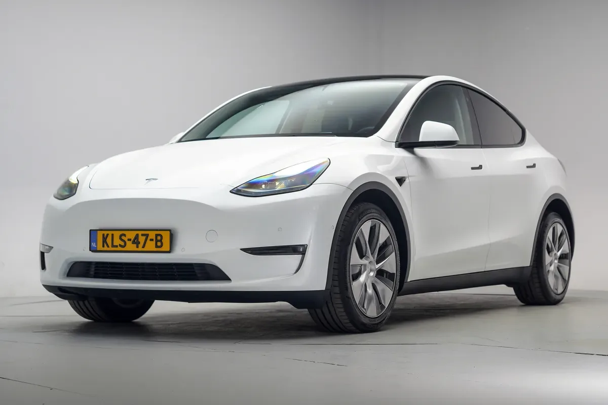 Tesla Model Y (2022) — foto 1