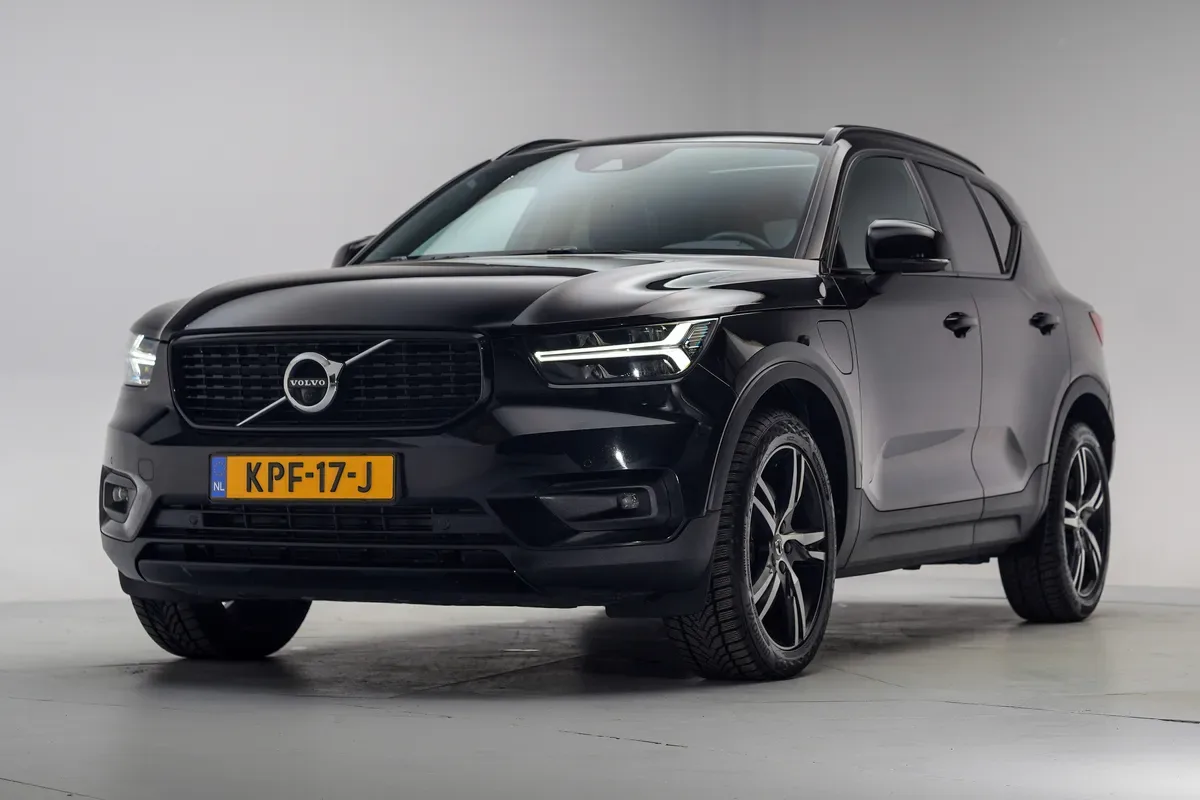Volvo XC40 (2021) — foto 1