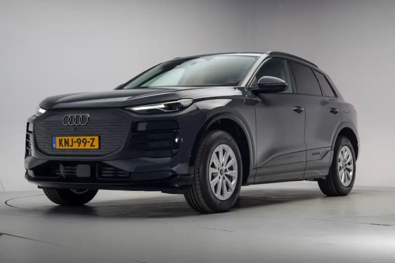 Audi Q6 e-tron (2024)