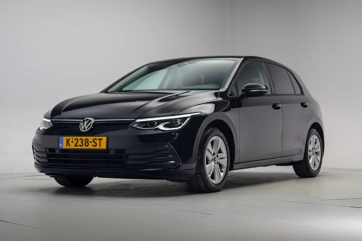Volkswagen Golf (2021) — foto 1