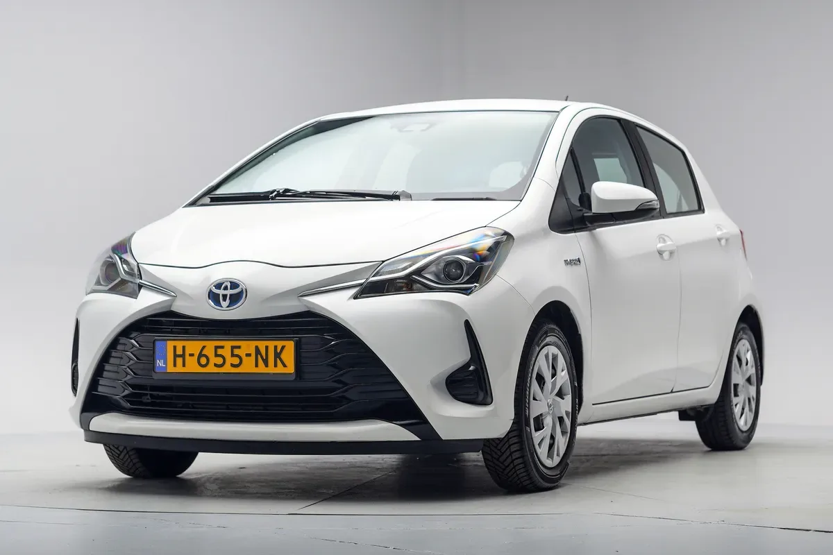 Toyota Yaris (2020) — foto 1
