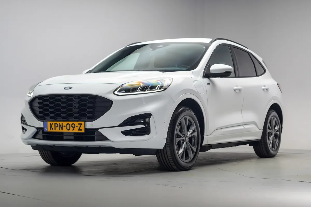 Ford Kuga (2023) — foto 1