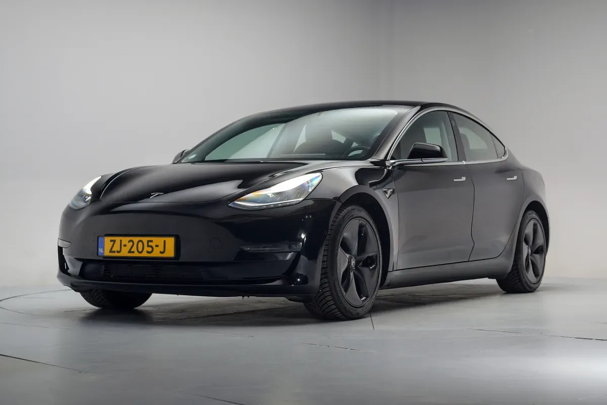Tesla Model 3 (2019) — foto 1