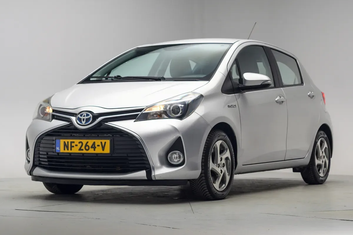 Toyota Yaris (2016) — foto 1