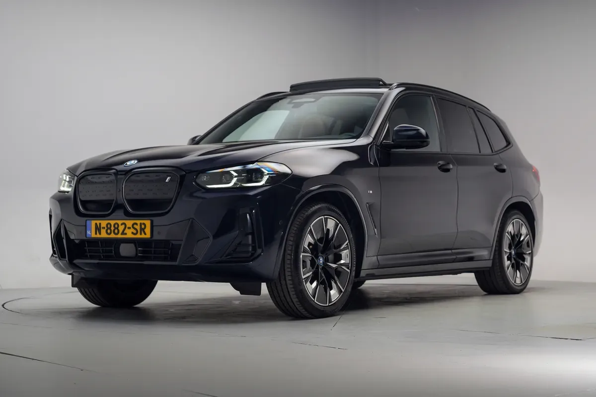 BMW iX3 (2021) — foto 1