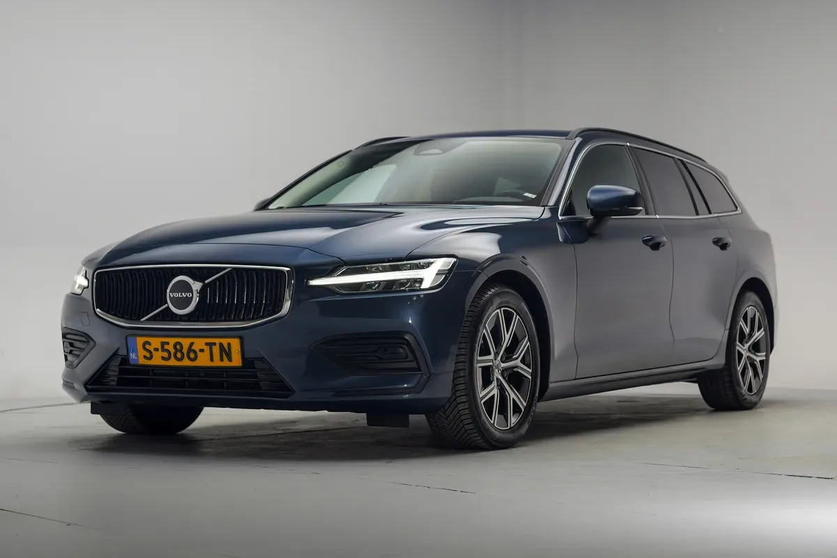 Volvo V60 (2023) — foto 1