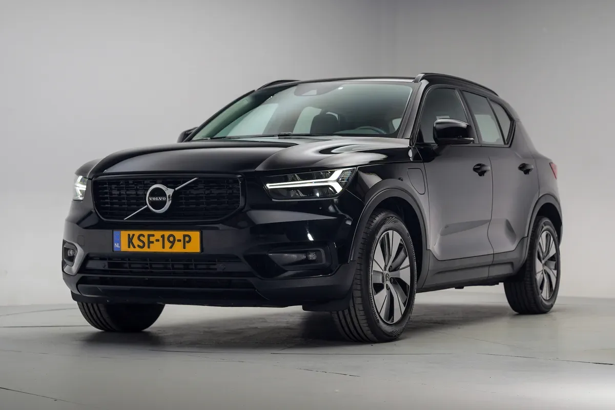 Volvo XC40 (2020) — foto 1