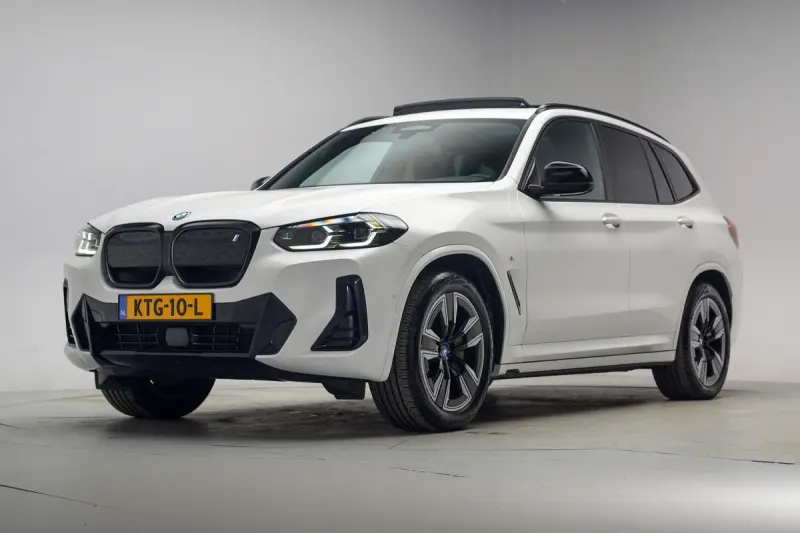 BMW iX3 (2023)