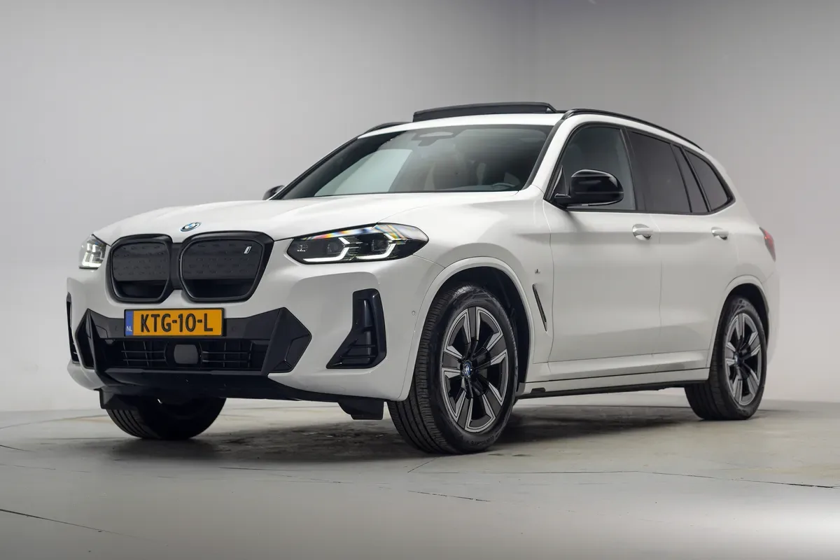 BMW iX3 (2023) — foto 1