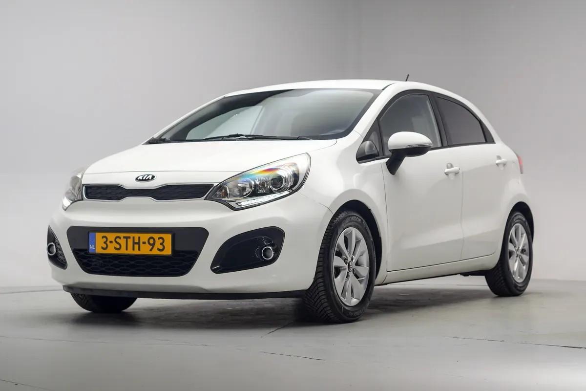 Kia Rio (2013) — foto 1