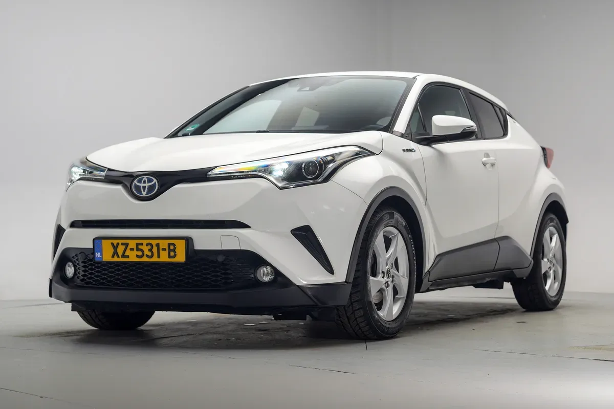 Toyota C-HR (2017) — foto 1