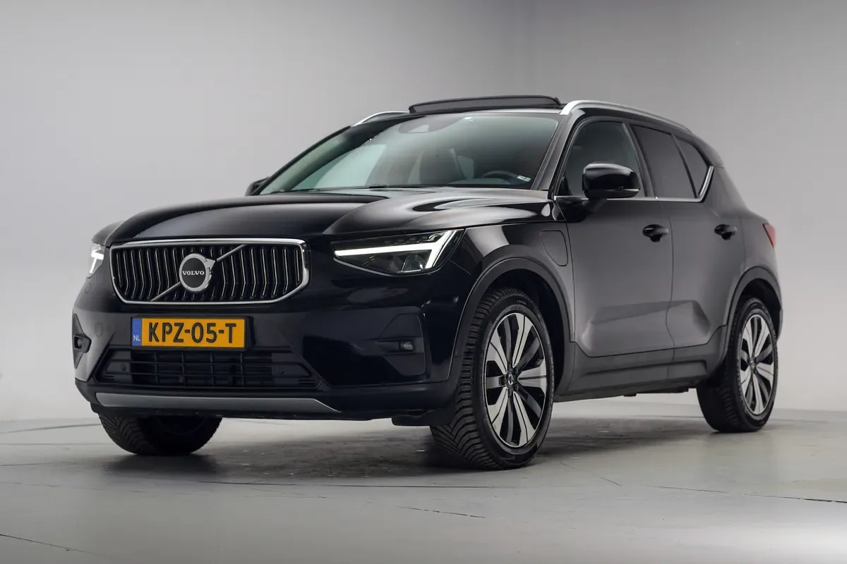 Volvo XC40 (2023) — foto 1