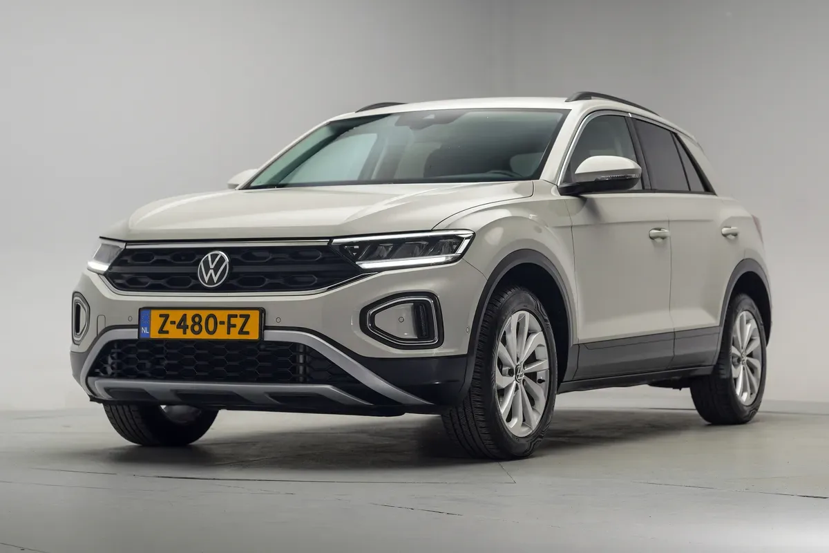 Volkswagen T-Roc (2024) — foto 1