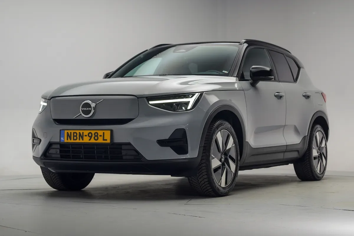 Volvo XC40 (2023) — foto 1