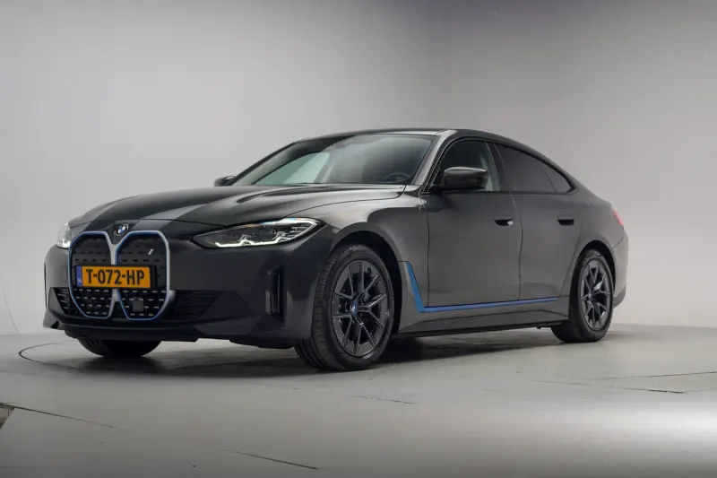BMW i4 (2023)