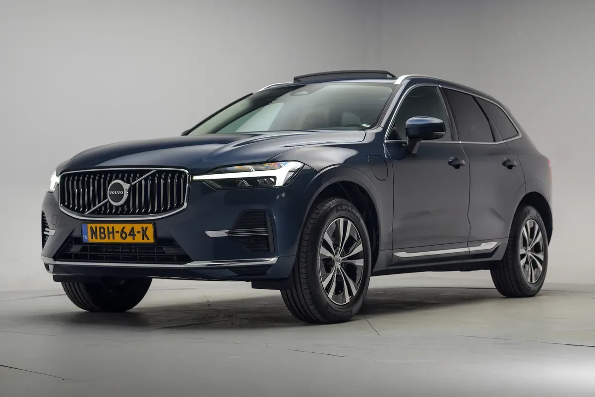 Volvo XC60 (2022) — foto 1