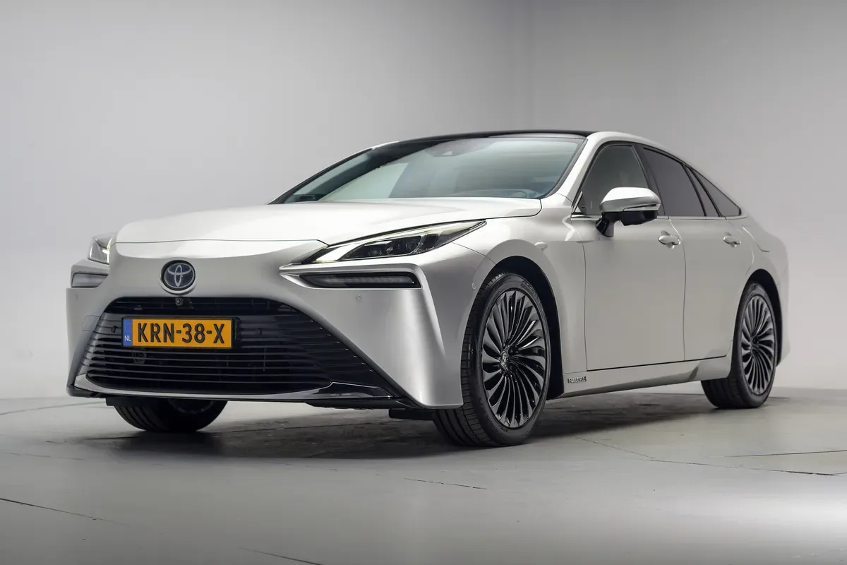 Toyota Mirai (2021) — foto 1