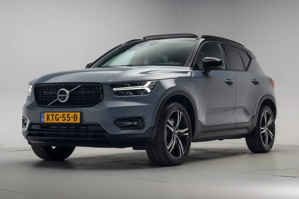 Volvo XC40 (2021) — foto 1