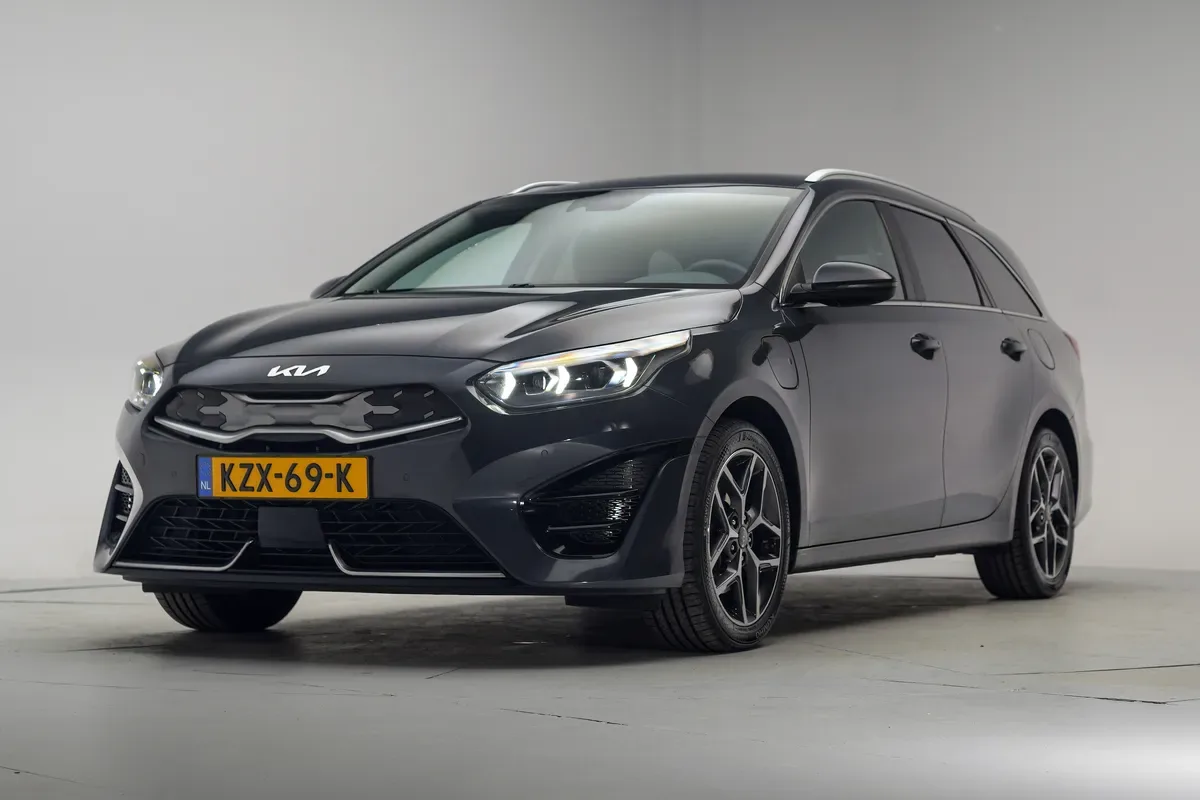 Kia Ceed (2023) — foto 1