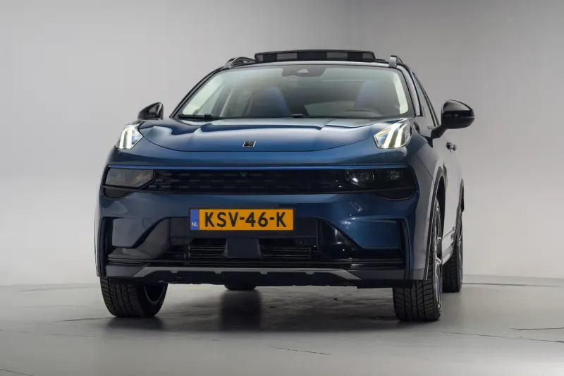 Lynk & Co 01 (2023)