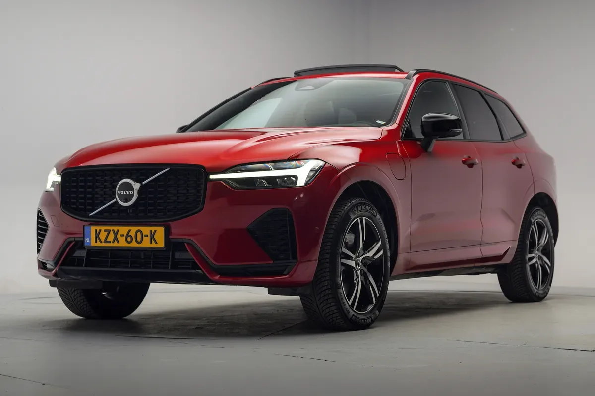 Volvo XC60 (2022) — foto 1