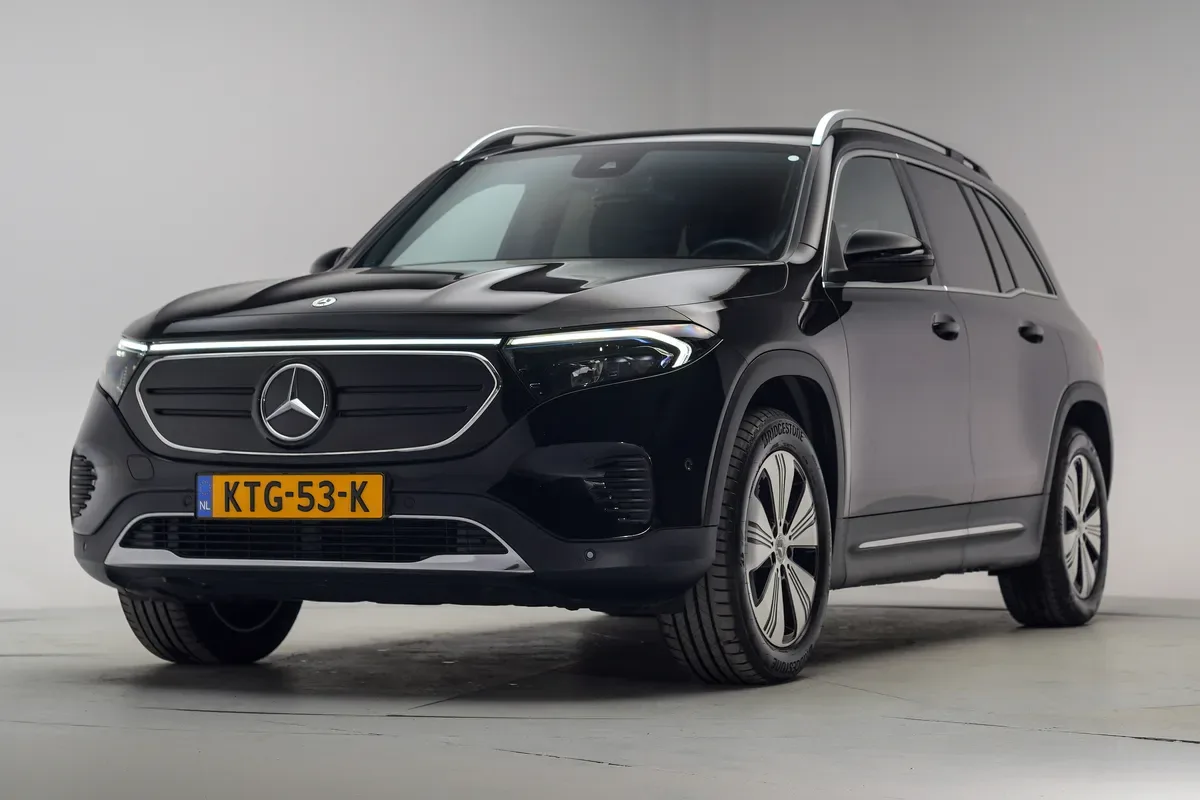Mercedes-Benz EQB (2023) — foto 1