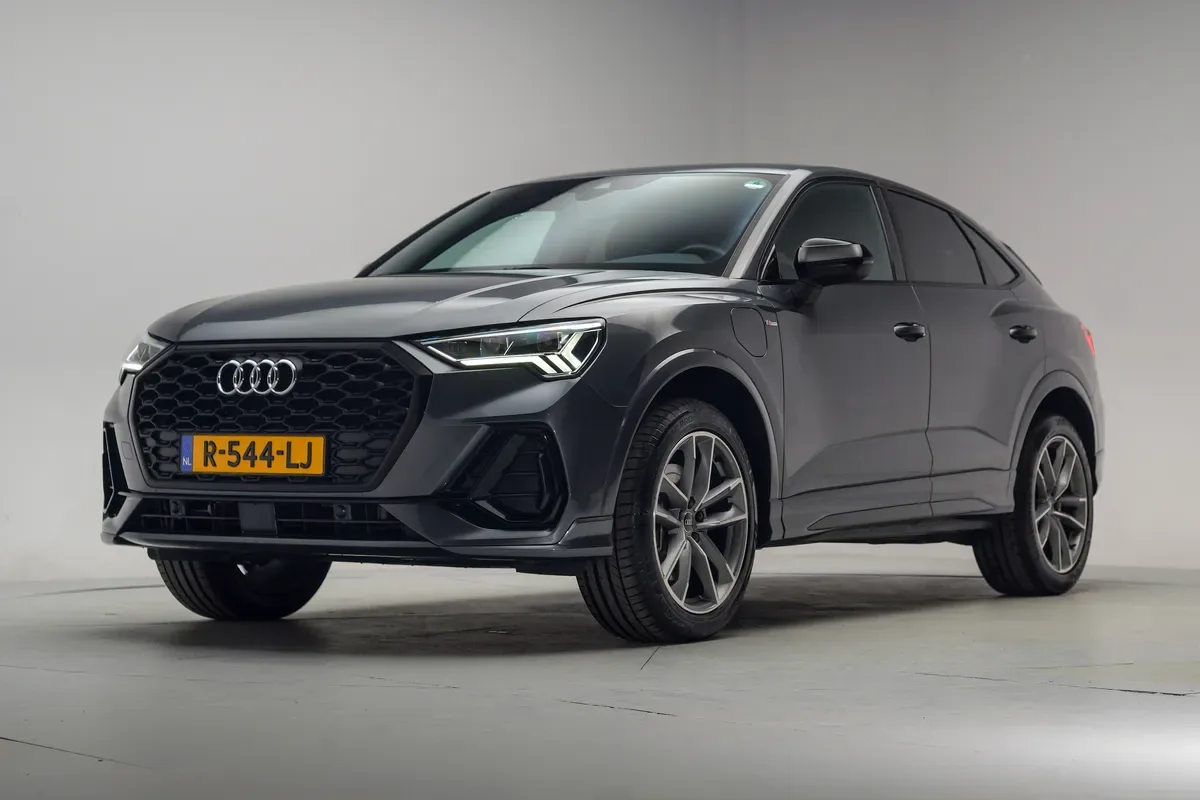 Audi Q3 Sportback (2022) — foto 1