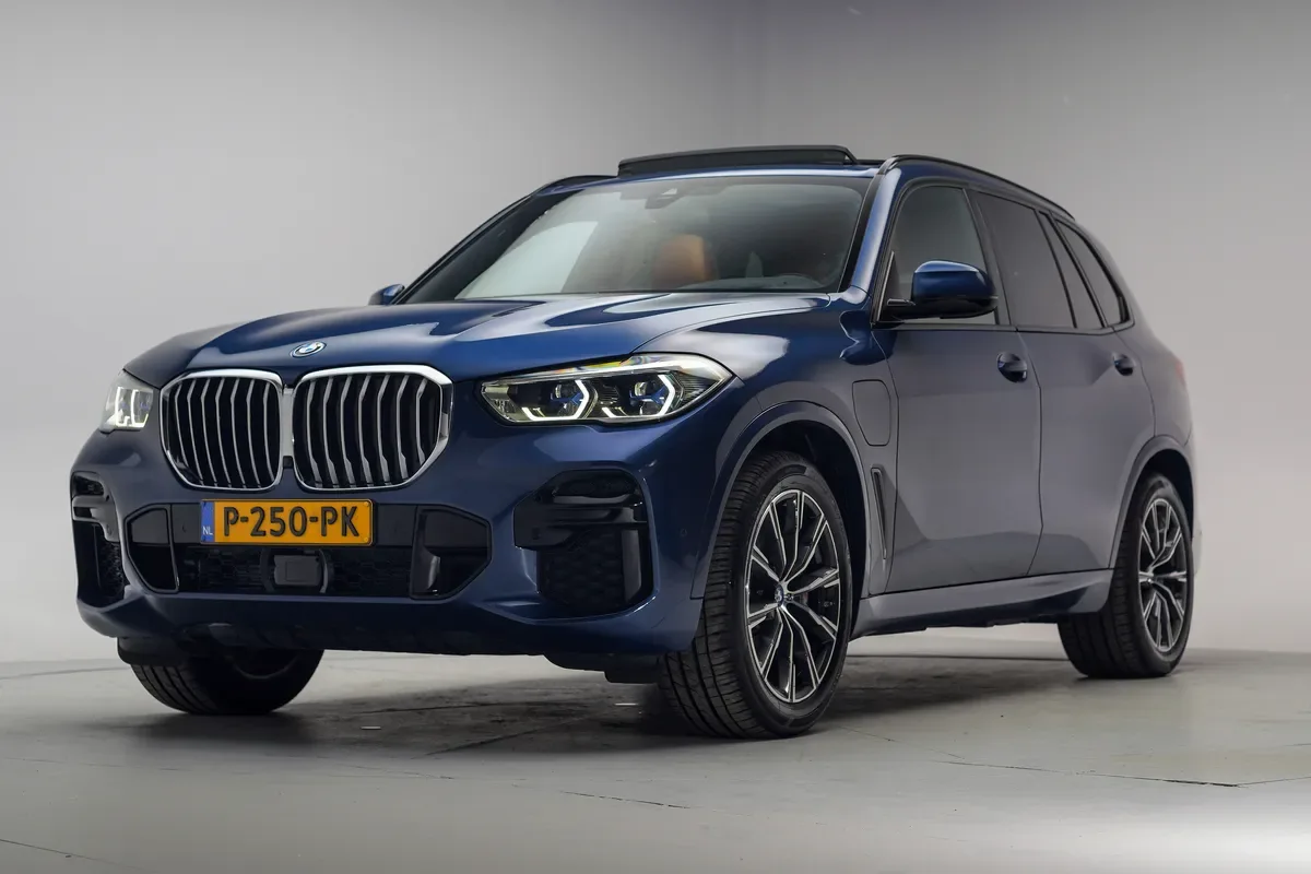 BMW X5 (2021) — foto 1