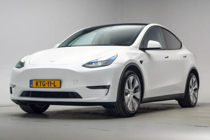 Tesla Model Y (2022)