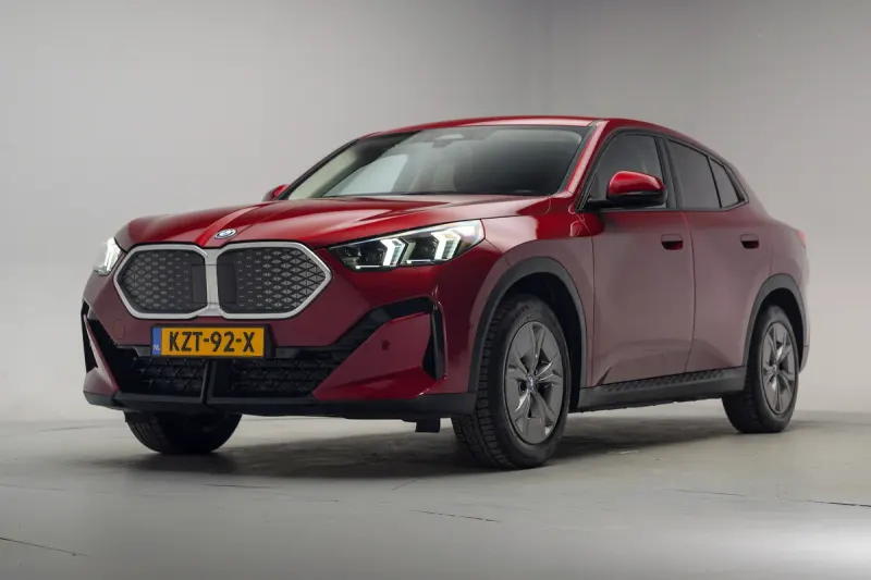 BMW iX2 (2024)