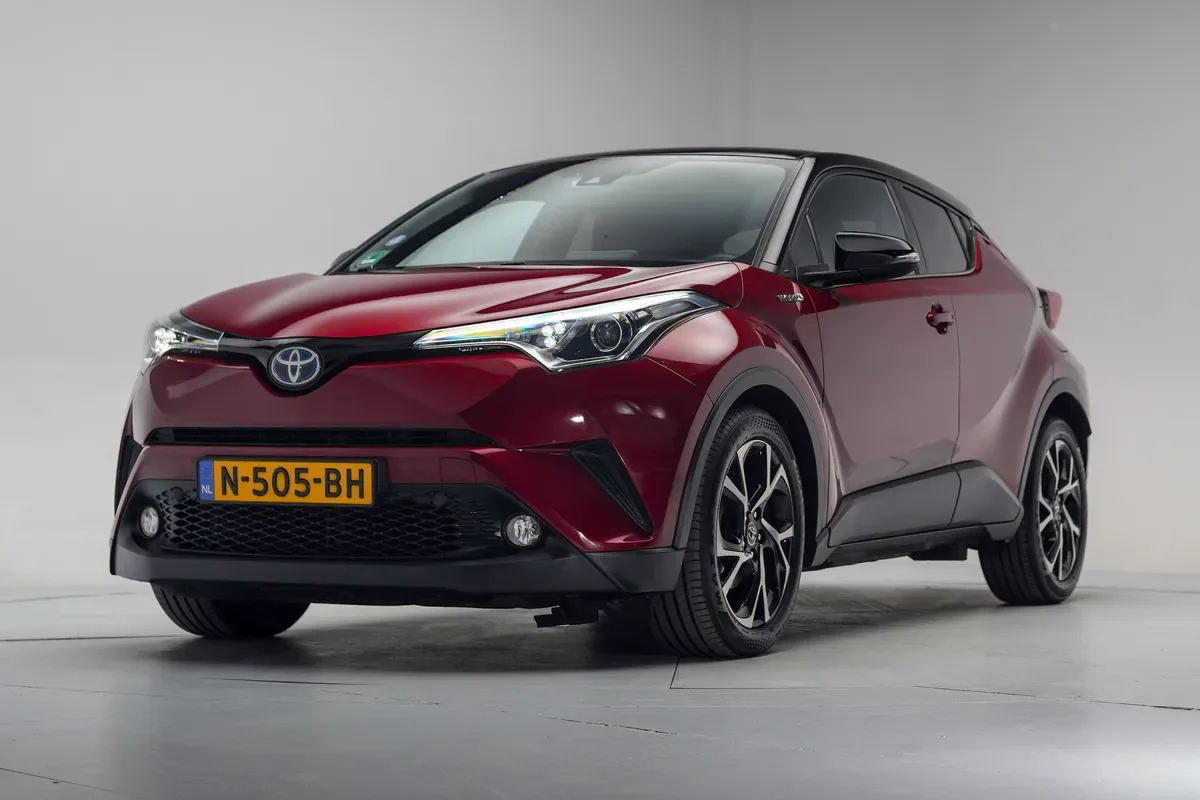 Toyota C-HR (2018) — foto 1