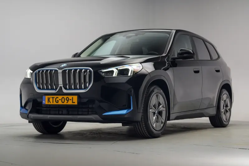 BMW iX1 (2023)