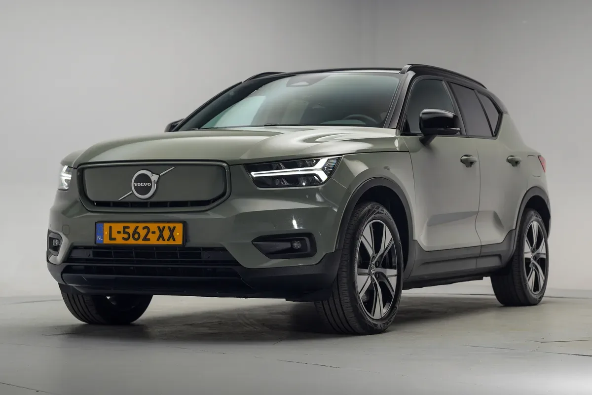 Volvo XC40 (2021) — foto 1