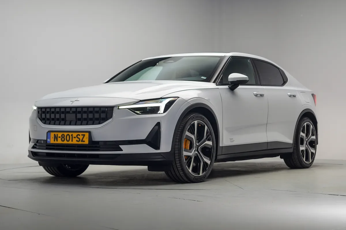 Polestar 2 (2021) — foto 1