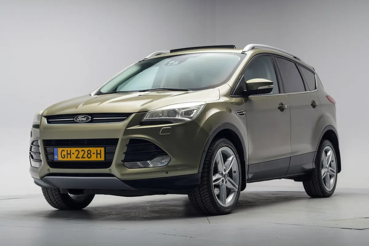 Ford Kuga (2014) — foto 1